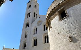 Bari Landlord 8 - Cathedral View With Self Check In